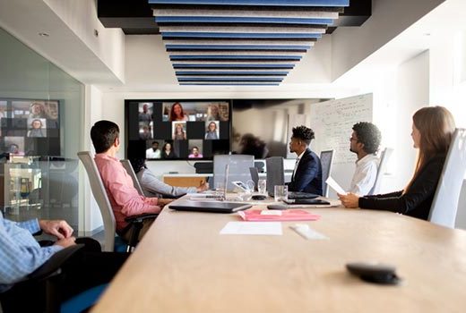 unified-communications-101-what-is-ucaas-center-thumb unified-communications-101-what-is-ucaas-center-thumb
